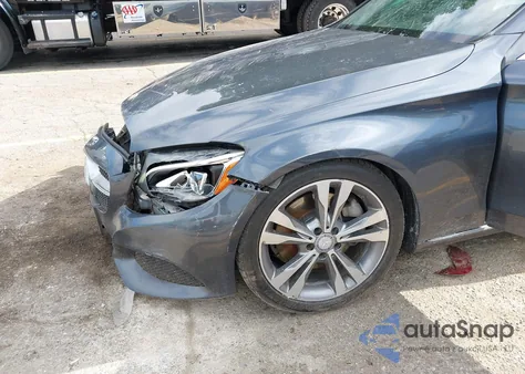 2016 Mercedes-Benz C 300 4Matic/Luxury 4Matic/Sport 4Matic z USA, uszkodzony, nr VIN 55SWF4KB1GU149400